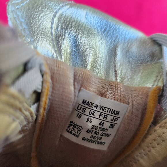 Men's Adidas indoor soccer shoes size 10 - Picture 4 of 4